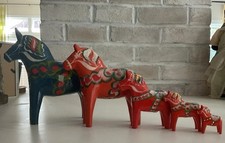 Set 5 Vtg.Swedish Dala Horses – Nils Olsson Akta Dalahemslojd – Hand Pained picture