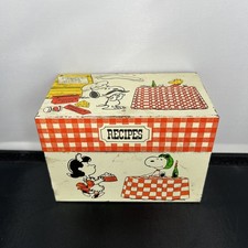 VINTAGE 1965 CHARLIE BROWN HALLMARK RECIPE BOX SNOOPY'S PIZZA PALACE PEANUTS picture
