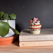 Vintage Villeroy & Boch Winter Bakery Cupcake Limoges Box picture