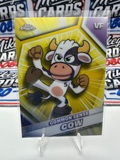 Common Sense Cow 2026 Topps Chrome VeeFriends #49 Yellow Refractor picture