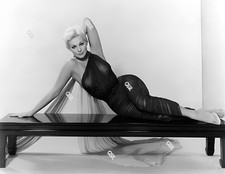 KIM NOVAK - 8.5