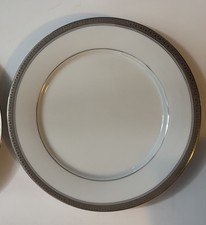 Noritake Contemporary Manor Platinum 4297 Fine China Dinner Plate 10.5