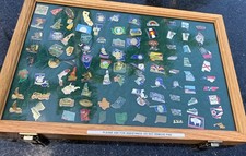 Vintage USA State Travel Souvenir Enamel Lapel Pins Wood Display Case Lot Of 90+ picture