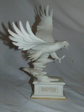 Franklin Mint White Bisque Porcelain American Eagle Figure Sculpture 15