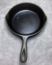 VTG. WAGNER NO.5 1055H CAST IRON SKILLET picture