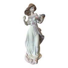 Lladro Porcelain Figurine 