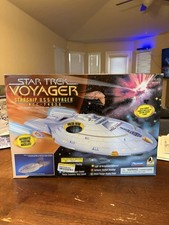 Playmates Toys Star Trek Voyager Starship NCC-74656 Space Ship - 6479 picture