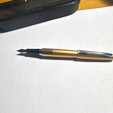 Pilot Gold Tone Metal Fountain Pen Chrome Trim SS Nib Black Ink w/ Case picture