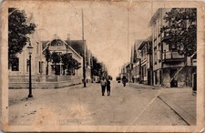Stavanger Norway Street Scene Pedestrians Vintage Postcard 4P23-11 picture