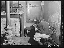 Photo:Aliquippa Pennsylvania 1930s Steelworker Family Apartment Interior picture