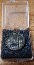 Vintage FAMILY OF GOD Religious Christian Badge PIN NEW OLD STOCK  picture