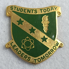 ⭐️ Vintage Arkansas Polytechnic University College Alumni Lapel Pin Pinback picture