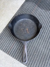 Vintage GRISWOLD No 5 Cast Iron SMALL BLOCK LOGO Pattern 724M, Erie PA picture