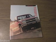 MINT ORIGINAL 1993 CHEVROLET CHEVY PICKUP TRUCK DEALER SALES BROCHURE BOX 288 picture