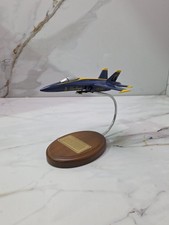 USN McDonnell Douglas F-18F Super Hornet Blue Angels Desk 1:72 Model SC Airplane picture