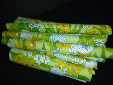Vtg 60s 70s Flower Power Wallpaper Remnants BIG Yellow Blue Flowers 20.5