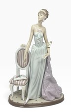 Lladro A Lady of Taste #1495 Retired Porcelain Figurine 15” Tall Pastel Read picture