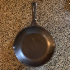 Unmarked Wagner 9 inch Chef Skillet picture