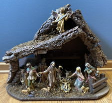 Vintage Fontanini 13pc Nativity Scene Figures & Large Stable Manger 21x17 Italy picture
