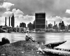 Undated picture showing Un headquarter at New York Manhattan distr- Old Photo picture