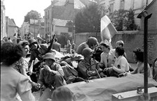 WW2 WWII Photo World War Two / US Army  France August 1944 French Woman picture