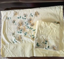 Set Of 2 Vintage Wamsutta Lustercale Standard Yellow Daisy Pillowcase Retro picture