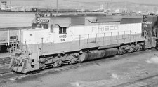 Burlington Northern (Frisco) EMD SD45 6685 at Council Buffs IA 5 x 7 Photo picture