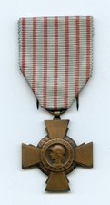 WWI FRANCE French COMBATTANT CROSS War Medal Complete with Hanger picture