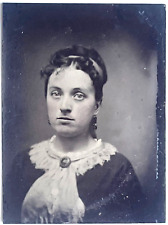 ANTIQUE CIVIL WAR ERA TINTYPE PHOTOGRAPH OF A YOUNG WOMAN CURLY HAIR PRETTY EYES picture