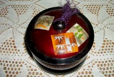 Vintage Chinoiserie Japanese Lacquerware Powder Box Asian Footed Great Design picture
