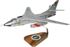 USAF Douglas B-66 Destroyer Bomber BB-436 Desk Top Jet Model 1/72 SC Airplane picture