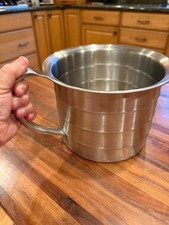 VINTAGE VOLLRATH 4 QT STAINLESS STEEL HANDLED MEASURE CUP 79540 SHEBOYGAN USA picture
