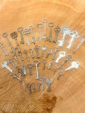 Lot VINTAGE SKELETON KEYS and Others picture