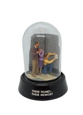 Franklin Mint Their Names Their Memories Vietnam Memorial Glass Dome Sculpture picture