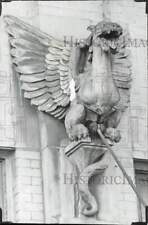 1958 Press Photo The terra cotta griffin statue in front of the Senator hotel picture