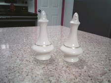 VINTAGE LENOX REGENCY IVORY PORCELAIN SALT AND PEPPER SHAKERS picture