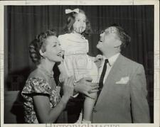 1951 Press Photo Carol & Julie Bruce with Sam Levenson on the Sam Levenson Show picture