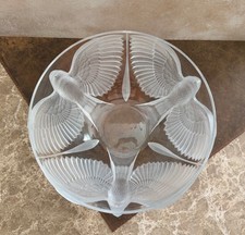 VINTAGE J G DURAND FOR CRISTAL D'ARQUES FROSTED 3 RAISED DOVES BOWL 10” picture