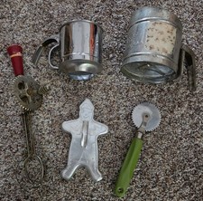 Set Of 5 Vintage Kitchen Utensils/Tools picture