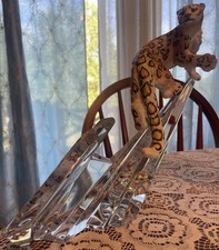 Franklin Mint Snow Leopard Cat Figure Porcelain Statue Sculpture On Crystal  picture