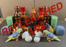 VINTAGE SALT & PEPPER SHAKERS SHAKER MAKE A LOT GRANNYCORE $6 FLAT RATE SHIPPING picture