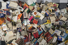 👀LARGE LOT OF MATCHBOOK COVERS -  MIXED BUSINESSESS👍 picture