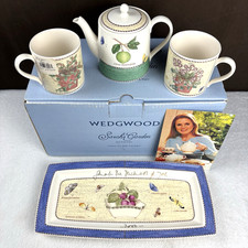 SIGNED Sarah Ferguson Duchess of York Wedgwood Sarah's Garden 'Tea for Two' Set picture