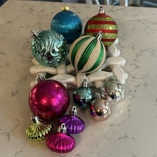11 VINTAGE CHRISTMAS ORNAMENTS/ GLASS LOOK BUT PLASTIC   picture