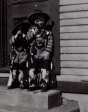 1940's Photo Cute Boys Playing Cowboys And Indians picture