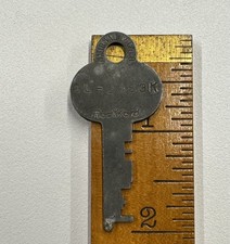 🌿 🗝️ Vintage Rockford No 8 L- 2963K Flat Skeleton Key Steel picture