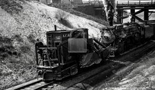 Akron, Canton & Youngstown 402 pushing X-901 spreader at Akron, 1936 5 x 7 Photo picture