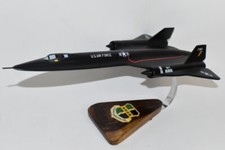 Skunk Works® SR-71A Blackbird®, Lightning Bolt, 9th SRW, 967 Model picture
