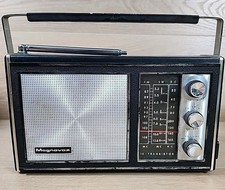 MAGNAVOX 10 TRANSISTOR MODEL 1R1200 AM / FM SHORTWAVE BATTERY OPERATED RADIO  picture