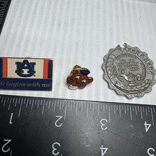 Vintage Auburn University Lot 2 Pins, Coin picture
